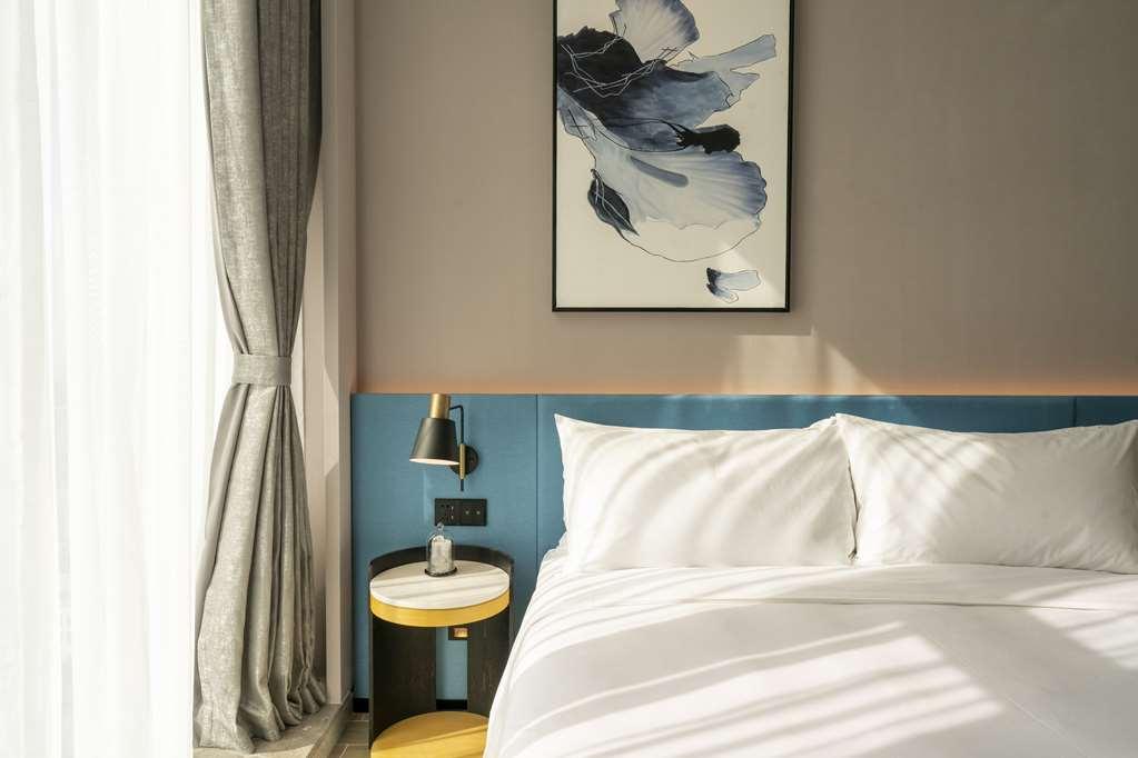 Hilton Garden Inn Shenzhen Airport,Enjoy 24-Hour One Way Free Delivery From Hotel To Shenzhen Baoan Airport On The Hour Σενζέν Δωμάτιο φωτογραφία