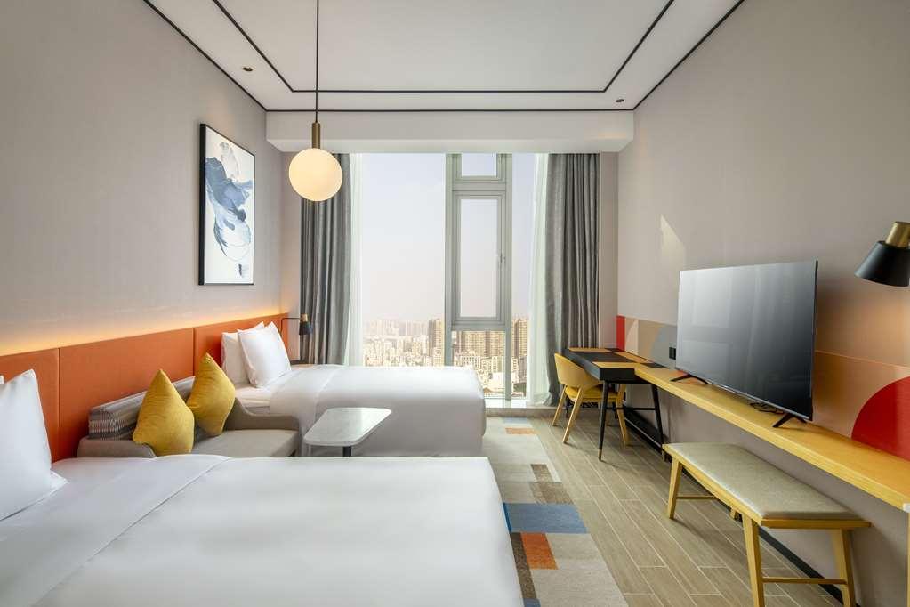 Hilton Garden Inn Shenzhen Airport,Enjoy 24-Hour One Way Free Delivery From Hotel To Shenzhen Baoan Airport On The Hour Σενζέν Δωμάτιο φωτογραφία